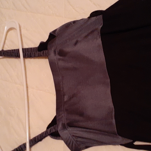 Dress - Picture 7 of 7